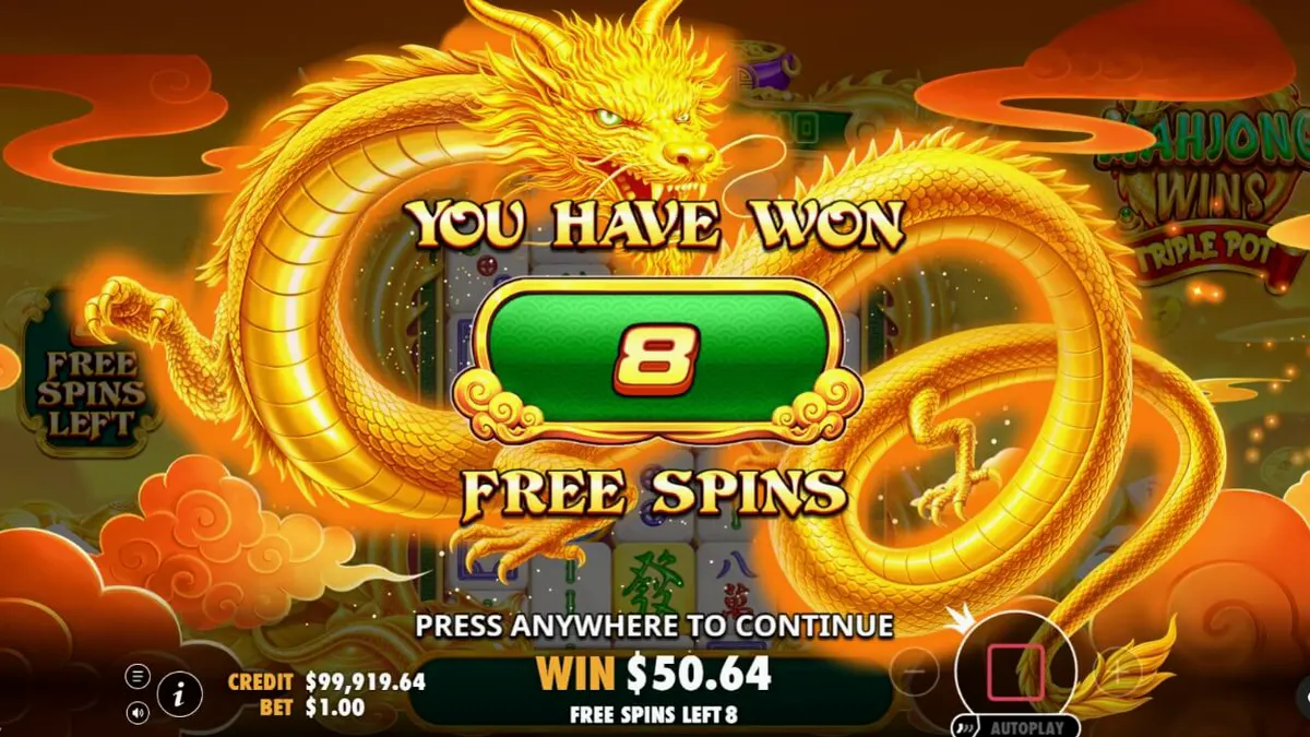 Tampilan visual slot Mahjong Wins Triple Pot dengan ubin mahjong dan naga emas